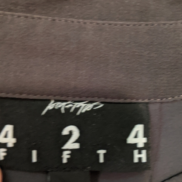 Cute Grey Cropped Button Up ✨ - Picture 5 of 5